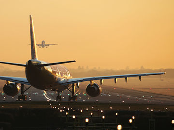  alt="Two ways airlines might increase revenue"  title="Two ways airlines might increase revenue" 