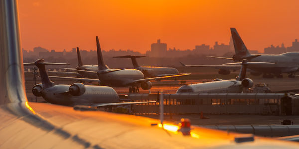 airplanes crowded