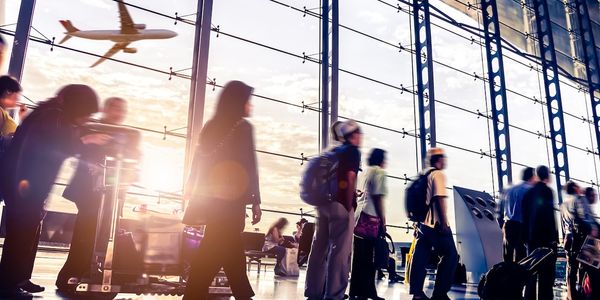 airport crowds